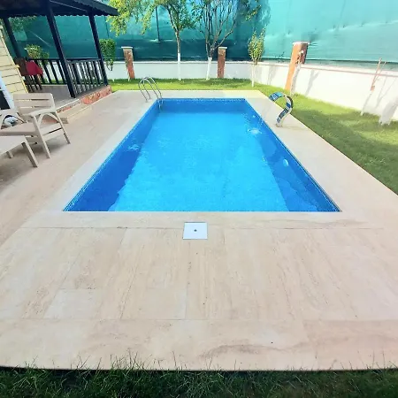Villa Ayan, Korunakli Ozel Havuz Ve Mustakil Bahceli Merkezi *
