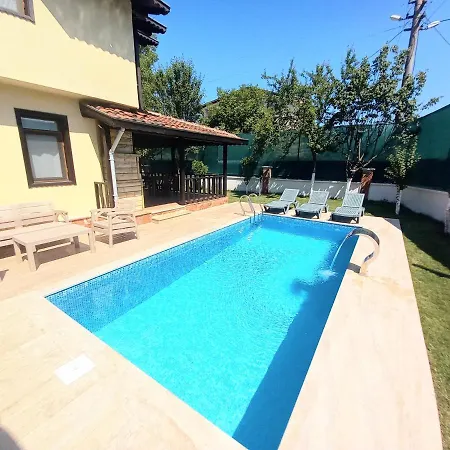 Villa Ayan, Korunakli Ozel Havuz Ve Mustakil Bahceli Merkezi Sapanca